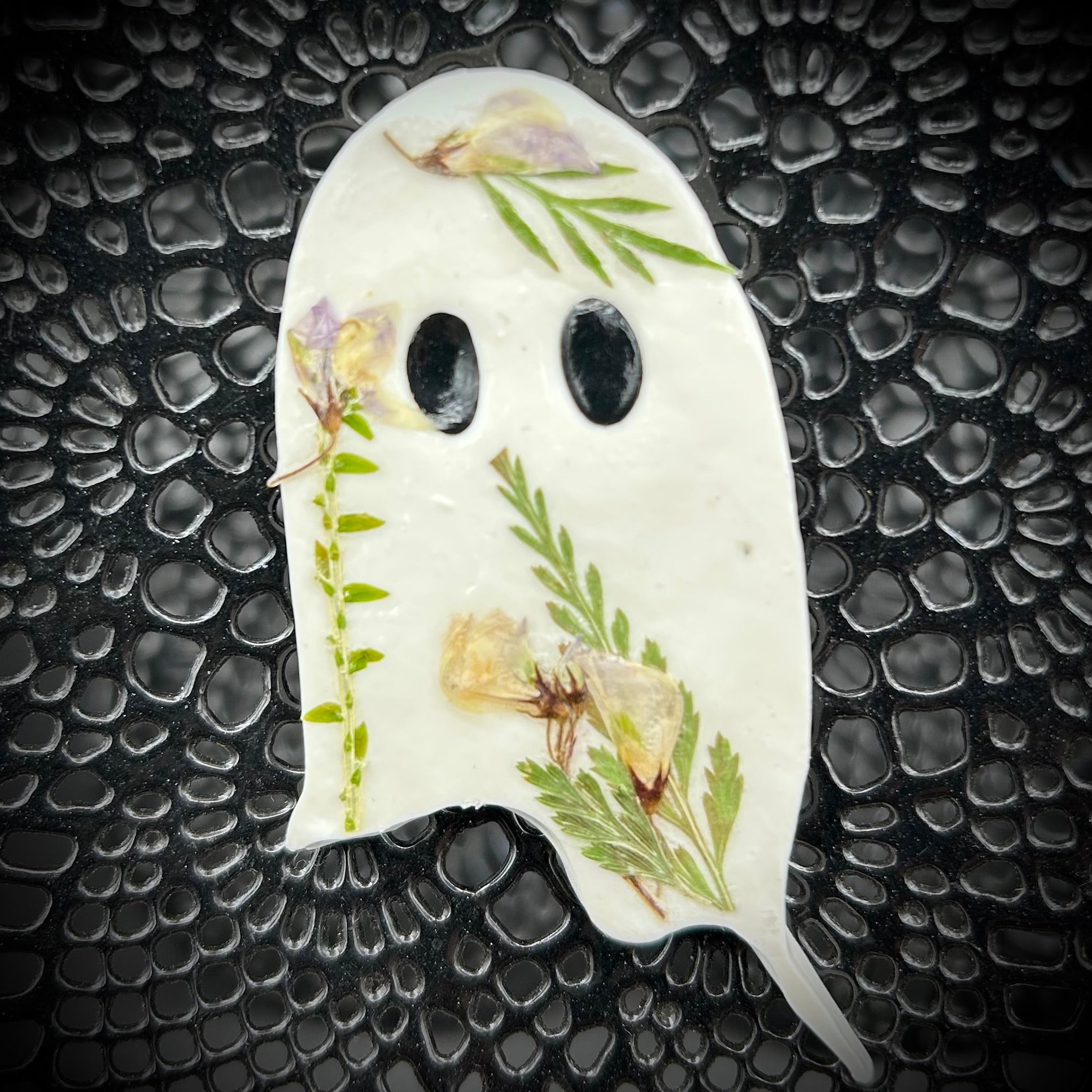 Botanical Ghost Magnet