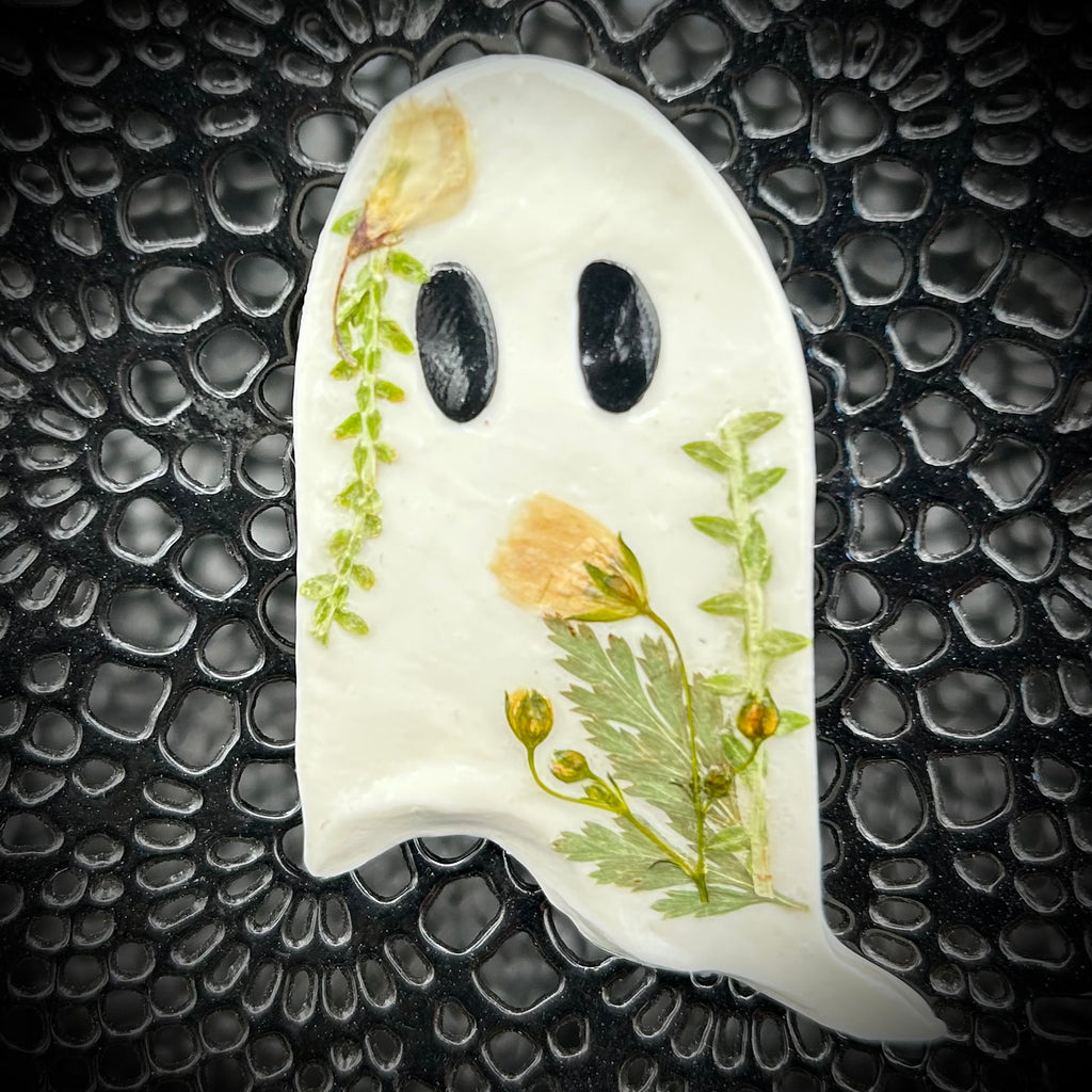 Botanical Ghost Magnet