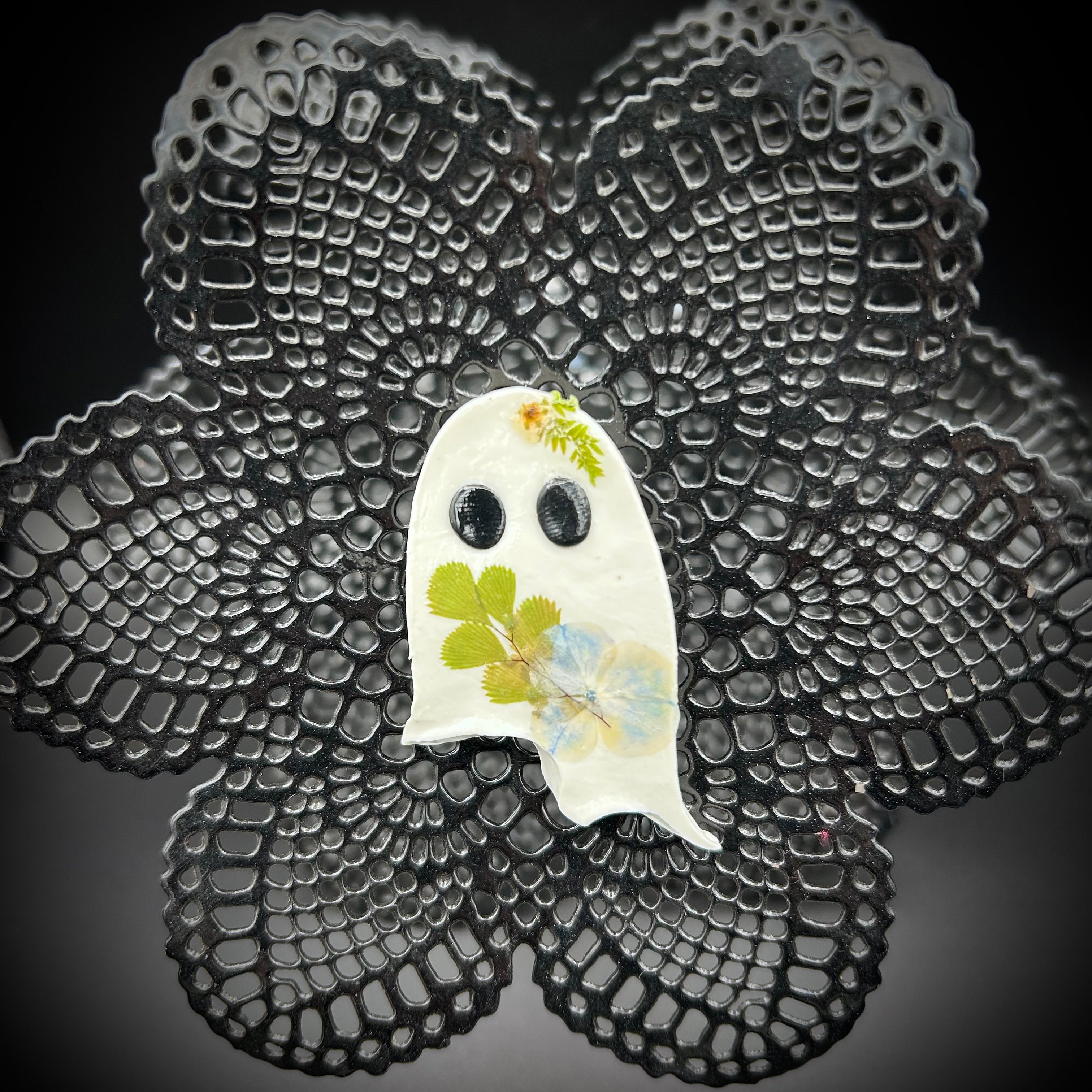 Botanical Ghost Magnet